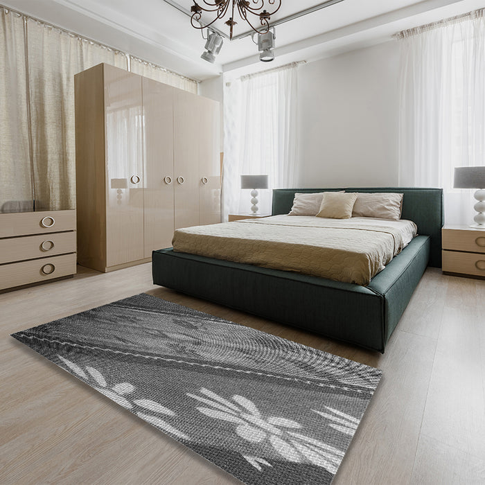 Patterned Gunmetal Gray Rug in a Bedroom, pat299gry