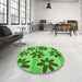 Round Patterned Seaweed Green Rug in a Office, pat3001grn