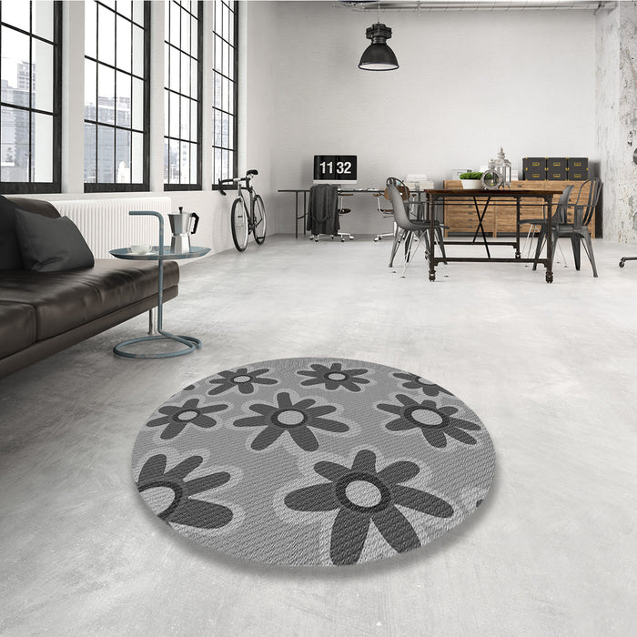Round Patterned Gray Rug in a Office, pat3001gry