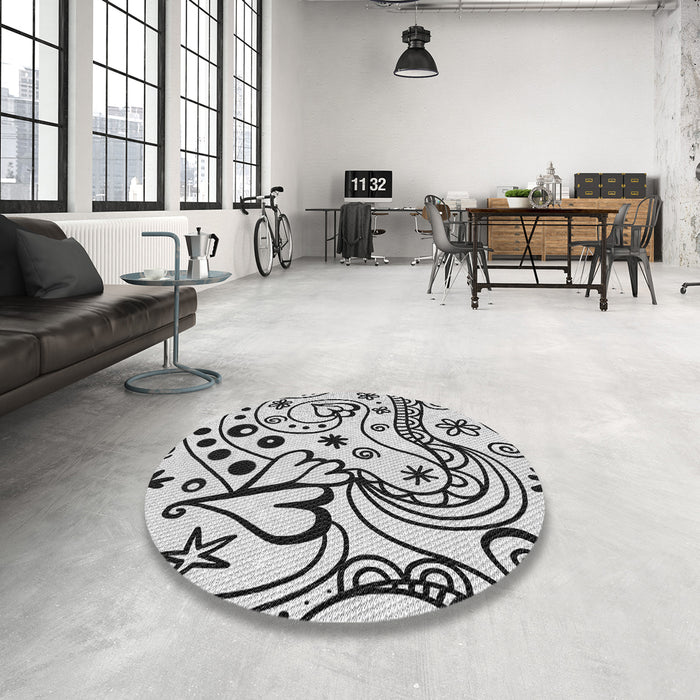 Round Patterned Off-White Novelty Rug in a Office, pat3004