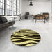 Round Patterned Midnight Gray Rug in a Office, pat3010yw