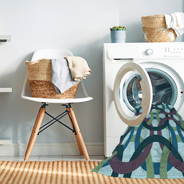 Machine Washable Transitional Tiffany Blue Rug in a Washing Machine, wshpat3020lblu