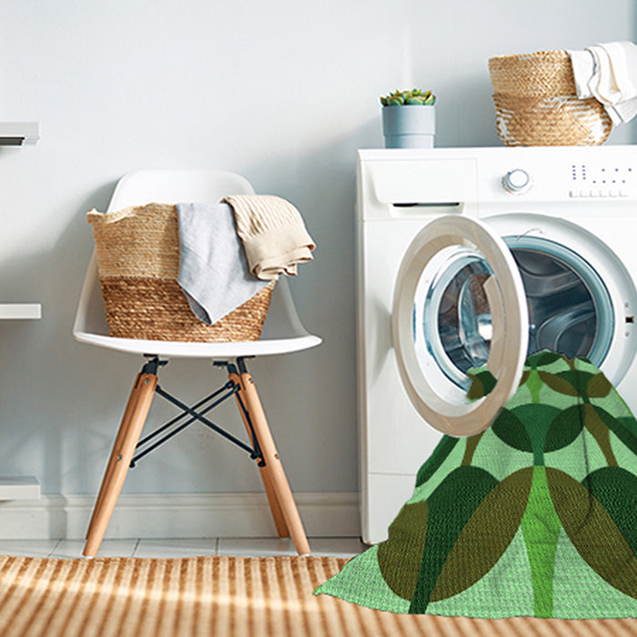 Machine Washable Transitional Dark Forest Green Rug in a Washing Machine, wshpat3021grn