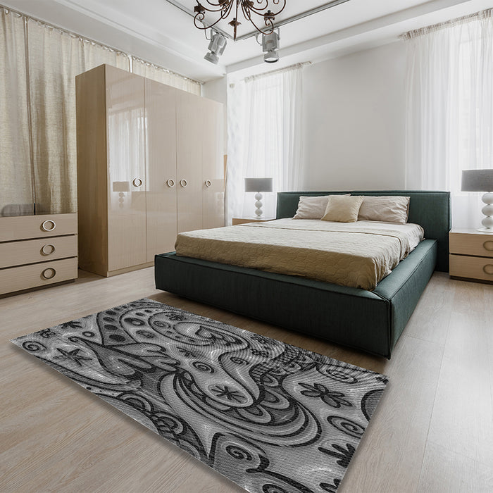 Round Machine Washable Transitional Dark Gray Black Rug in a Office, wshpat3034gry