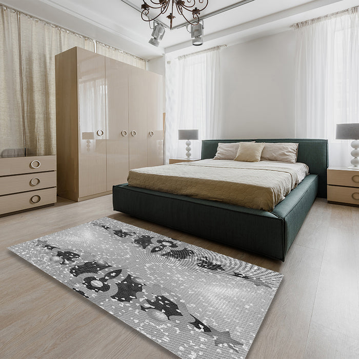 Round Machine Washable Transitional Silver Gray Rug in a Office, wshpat3058gry