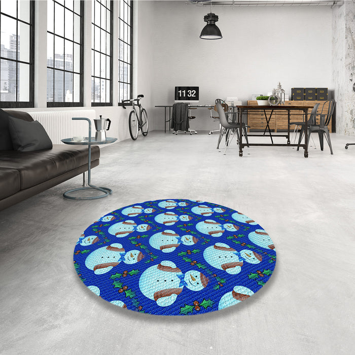 Round Patterned Cobalt Blue Rug in a Office, pat3088lblu