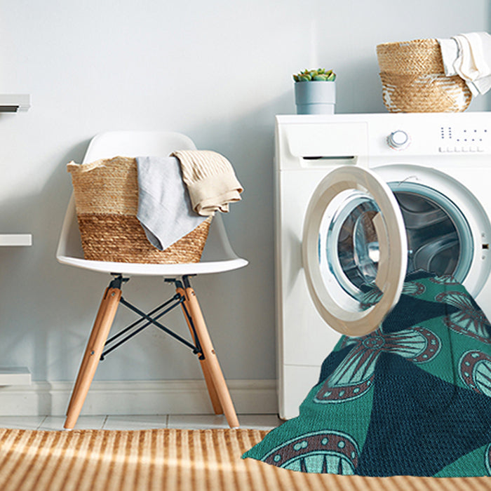 Machine Washable Transitional Light Sea Green Rug in a Washing Machine, wshpat310lblu