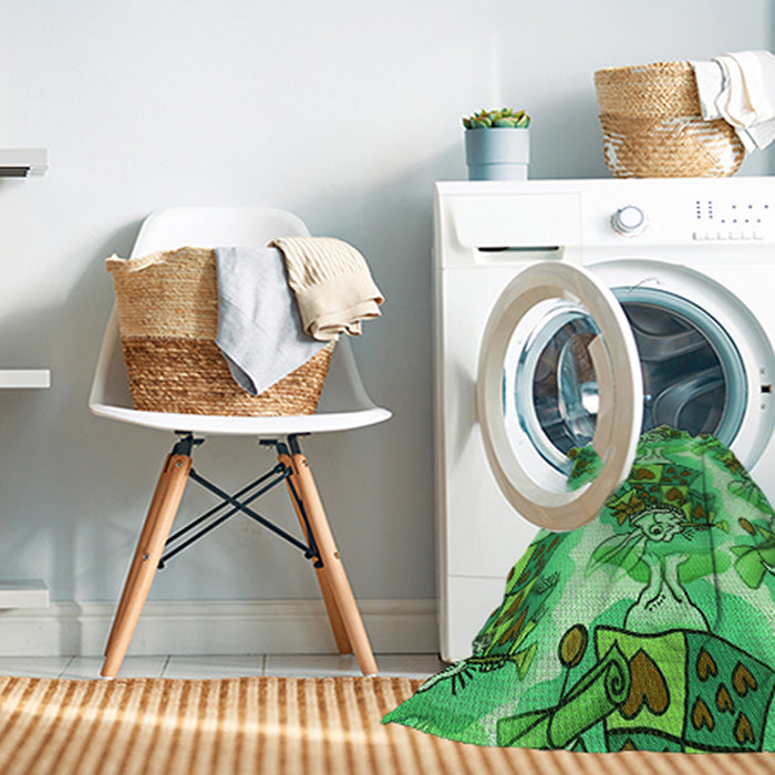 Machine Washable Transitional Green Rug in a Washing Machine, wshpat3109grn