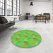 Round Patterned Emerald Green Rug in a Office, pat3110grn