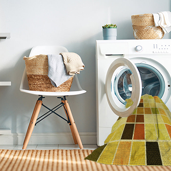Machine Washable Transitional Bold Yellow Rug in a Washing Machine, wshpat3136yw