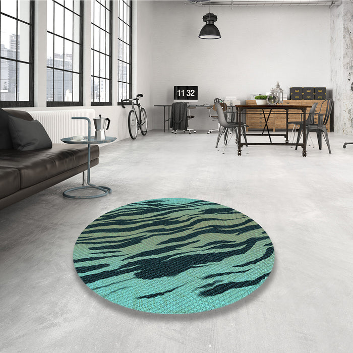 Round Patterned Deep Teal Green Rug in a Office, pat3145lblu