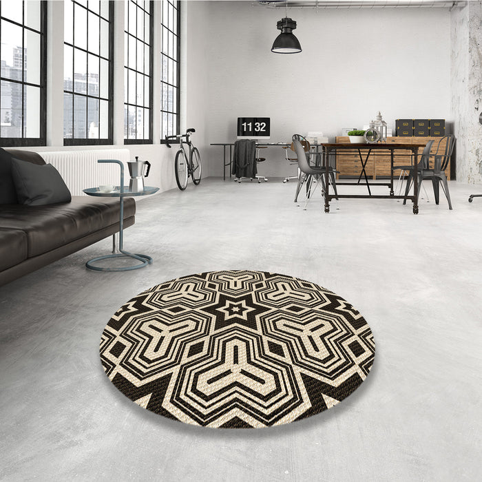 Round Patterned Midnight Gray Rug in a Office, pat3152brn