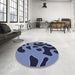 Round Patterned Blue Rug in a Office, pat3178blu