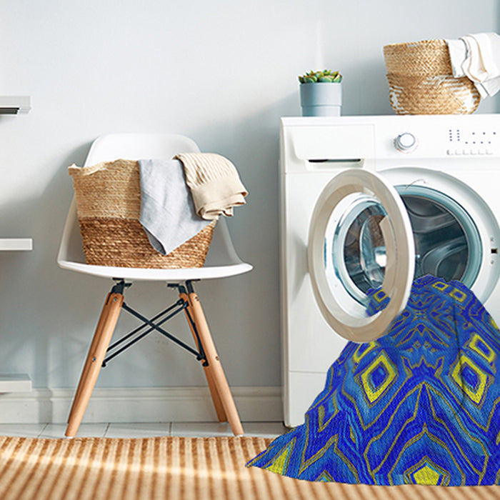 Machine Washable Transitional Cobalt Blue Rug in a Washing Machine, wshpat3191