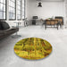 Round Patterned Yellow Rug in a Office, pat32yw