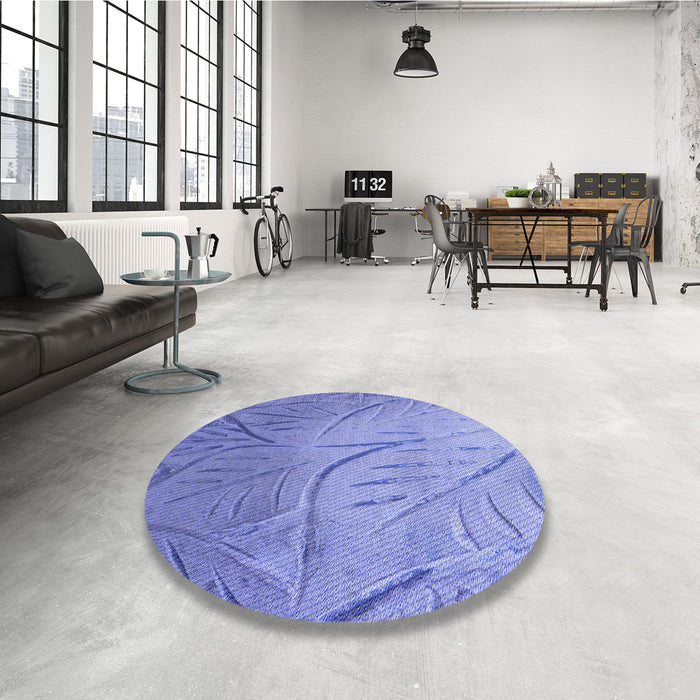 Round Patterned Denim Blue Rug in a Office, pat320blu