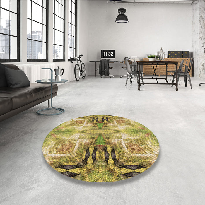 Round Patterned Golden Brown Yellow Rug in a Office, pat3205brn
