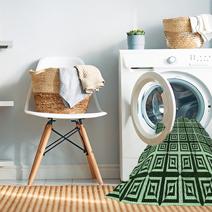 Machine Washable Transitional Light Green Rug in a Washing Machine, wshpat3213grn