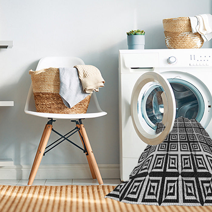 Machine Washable Transitional Light Gray Rug in a Washing Machine, wshpat3213