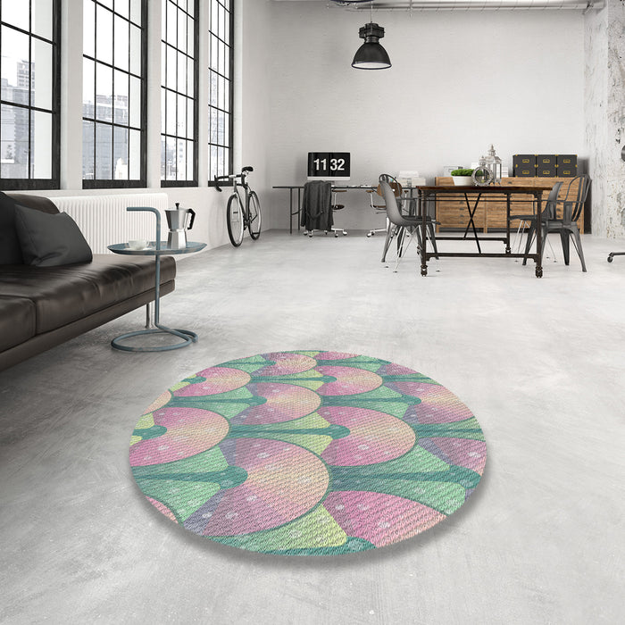 Round Patterned Silver Gray Novelty Rug in a Office, pat3235