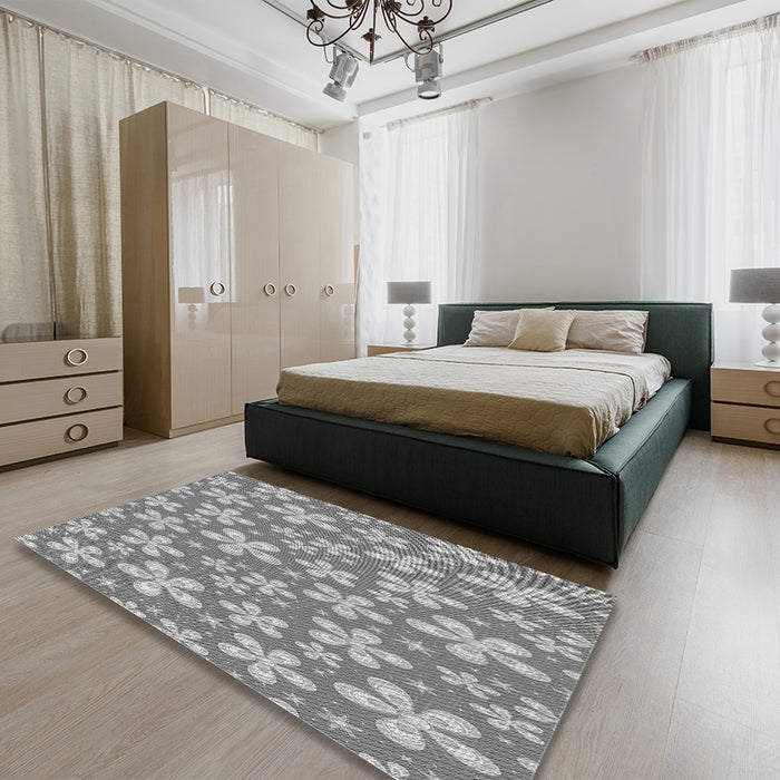 Patterned Cloud Gray Rug in a Bedroom, pat3244gry