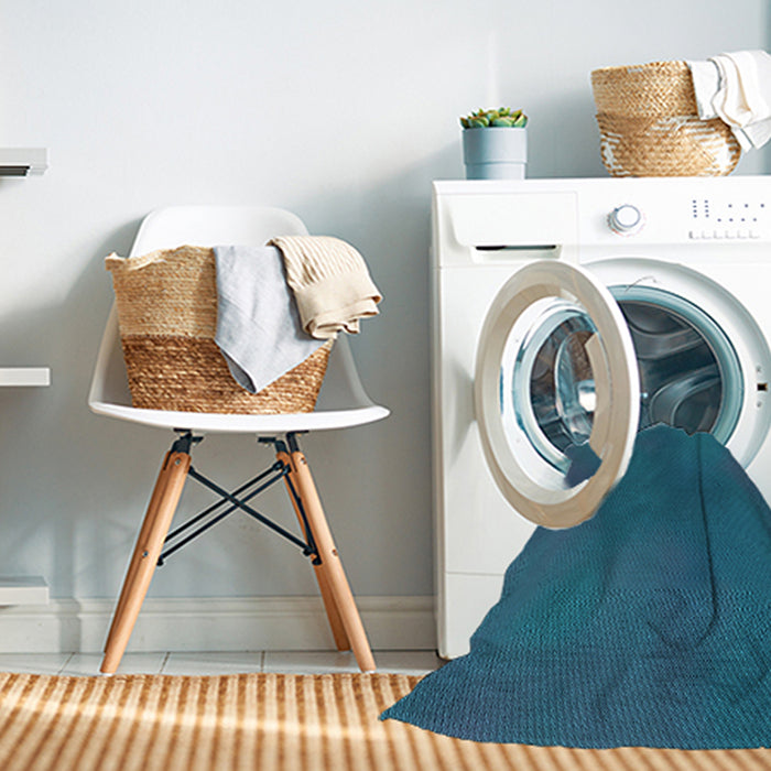 Machine Washable Transitional Blue Rug in a Washing Machine, wshpat3296lblu
