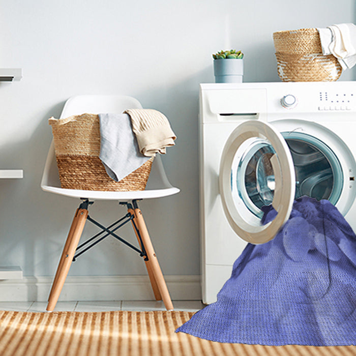 Machine Washable Transitional Sky Blue Rug in a Washing Machine, wshpat3298blu