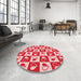 Round Patterned Baby Pink Rug in a Office, pat330rd