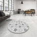 Round Patterned Platinum Gray Rug in a Office, pat3300gry