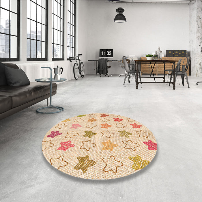 Round Patterned Navajo White Gold Rug in a Office, pat3300org