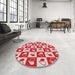 Round Machine Washable Transitional Red Rug in a Office, wshpat330