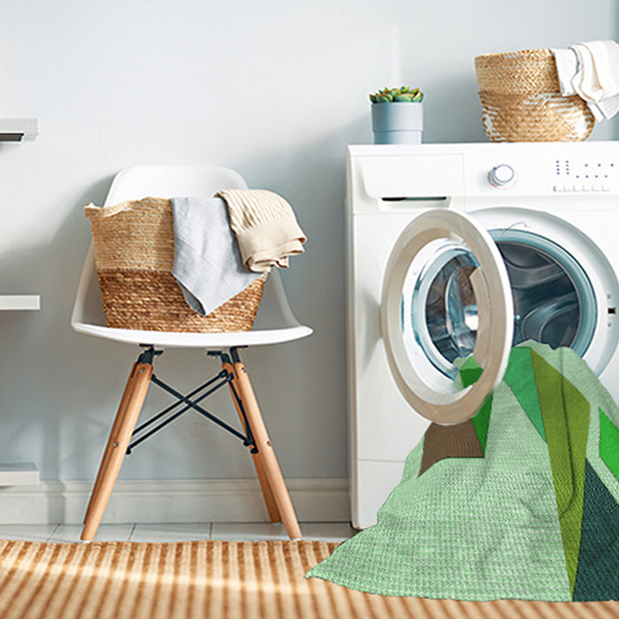Machine Washable Transitional Green Rug in a Washing Machine, wshpat3311grn