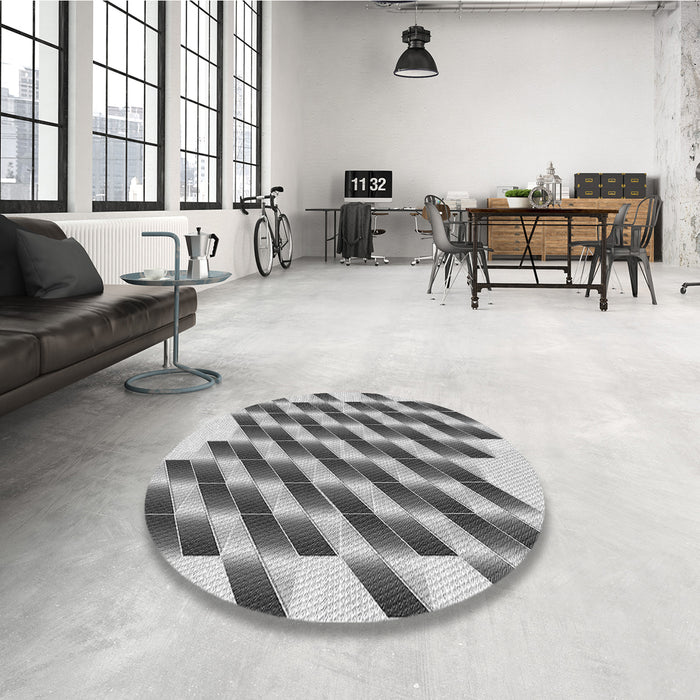 Round Patterned Carbon Gray Rug in a Office, pat3314gry