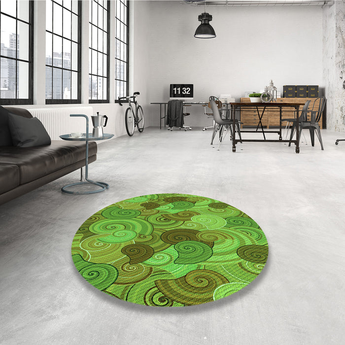 Round Patterned Green Rug in a Office, pat3320grn
