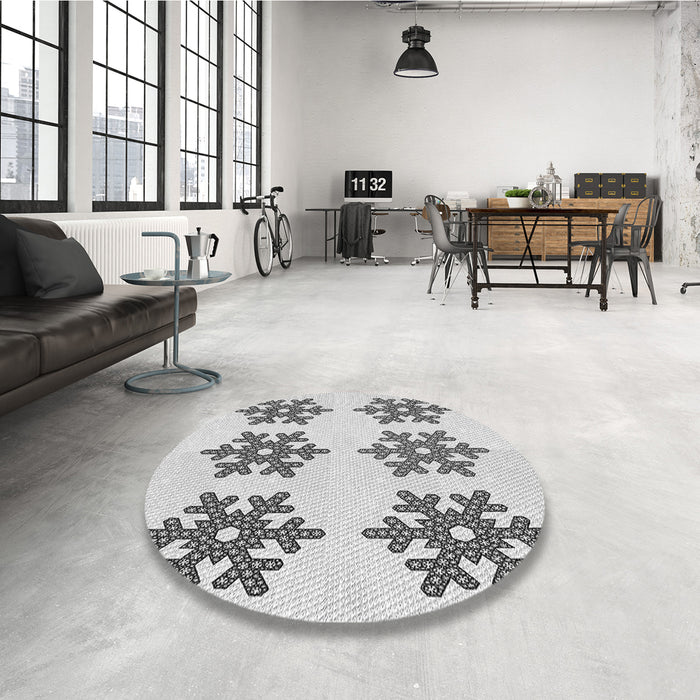 Round Patterned Gray Rug in a Office, pat3324gry
