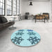 Round Patterned Blue Ivy Blue Rug in a Office, pat3324lblu