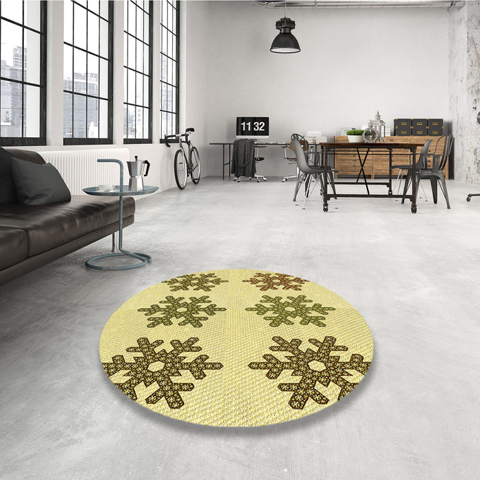 Round Patterned Dark Golden Brown Rug in a Office, pat3324yw