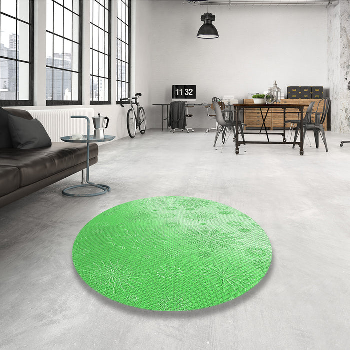 Round Patterned Green Rug in a Office, pat3326grn