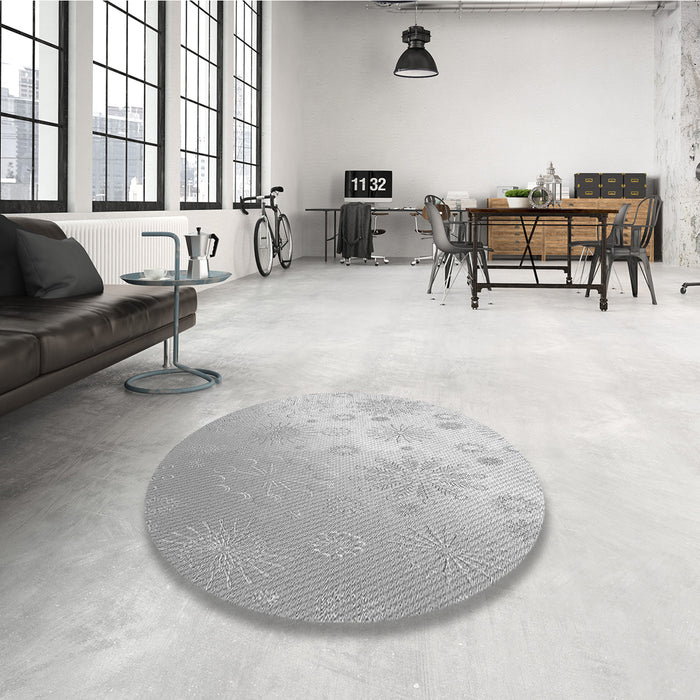 Round Patterned Gunmetal Gray Rug in a Office, pat3326gry