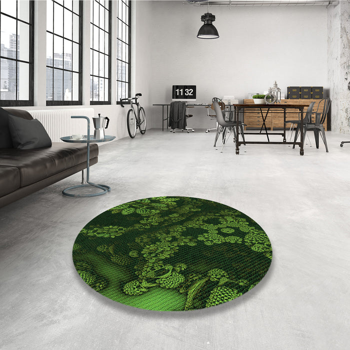 Round Patterned Black Rug in a Office, pat3362grn