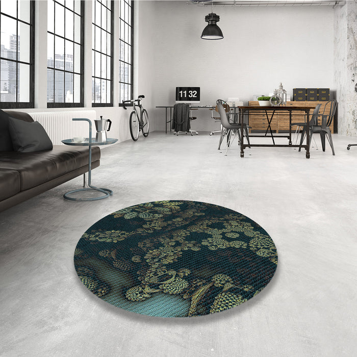 Round Patterned Midnight Gray Rug in a Office, pat3362lblu