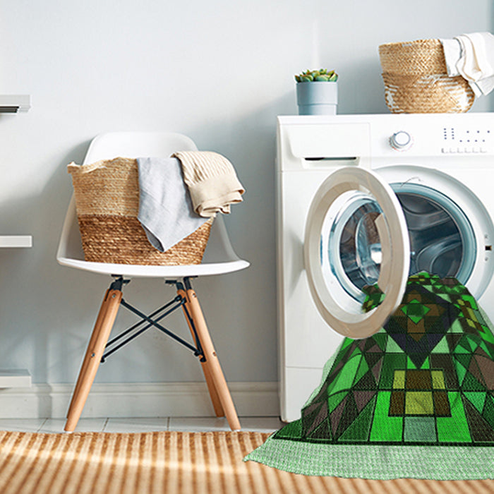 Machine Washable Transitional Dark Forest Green Rug in a Washing Machine, wshpat3367grn