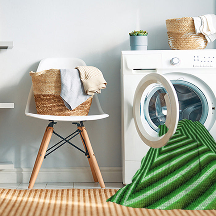 Machine Washable Transitional Deep Emerald Green Rug in a Washing Machine, wshpat3369grn