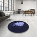 Round Patterned Black Rug in a Office, pat3418blu