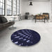 Round Patterned Black Rug in a Office, pat3420blu