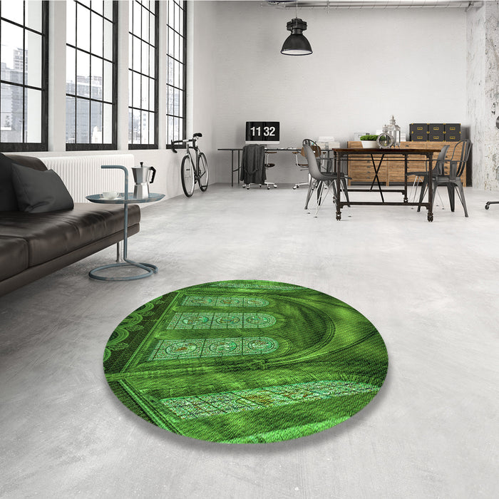 Round Patterned Deep Emerald Green Rug in a Office, pat3422grn
