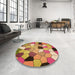 Round Patterned Yellow Rug in a Office, pat3425org