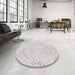 Round Machine Washable Transitional White Smoke Rug in a Office, wshpat3440