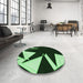 Round Patterned Black Rug in a Office, pat3463grn