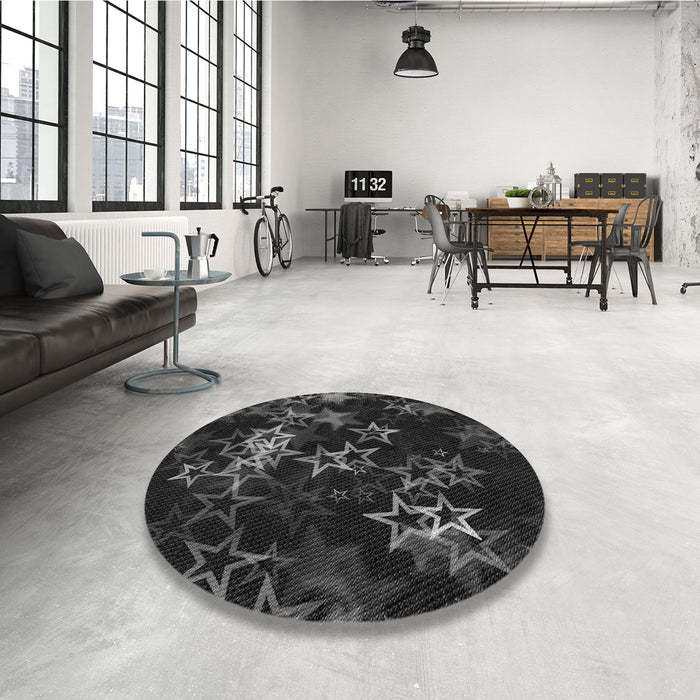 Round Patterned Carbon Gray Rug in a Office, pat3465gry